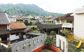 Saung Balibu Hotel
